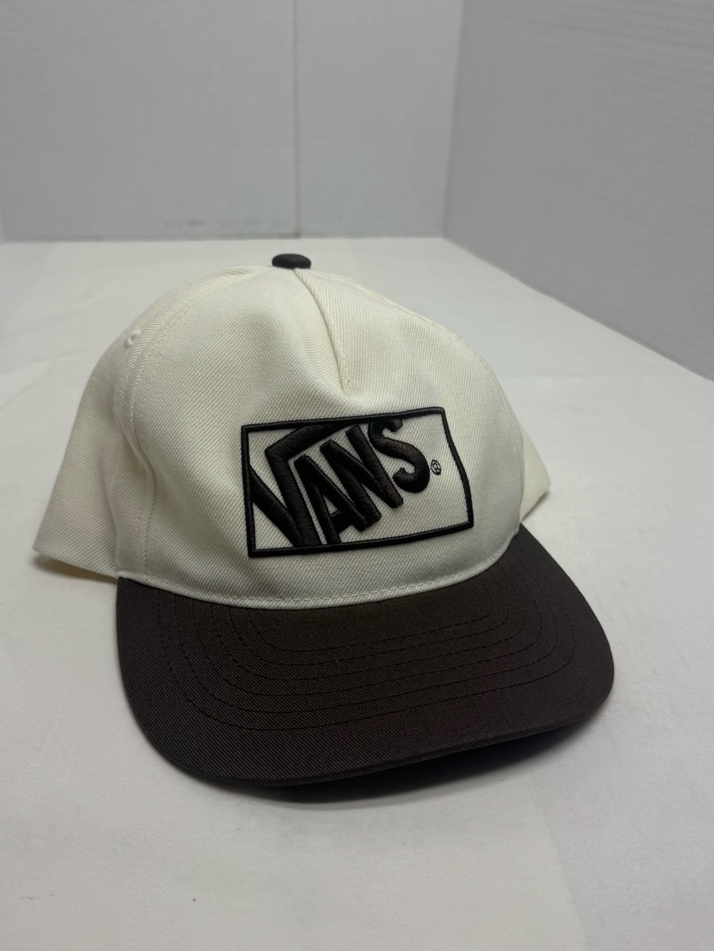 Vans Kids Two-Tone Snapback Hat - Cream and Brown Brim